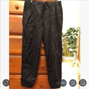 Gap jogger style linen pants